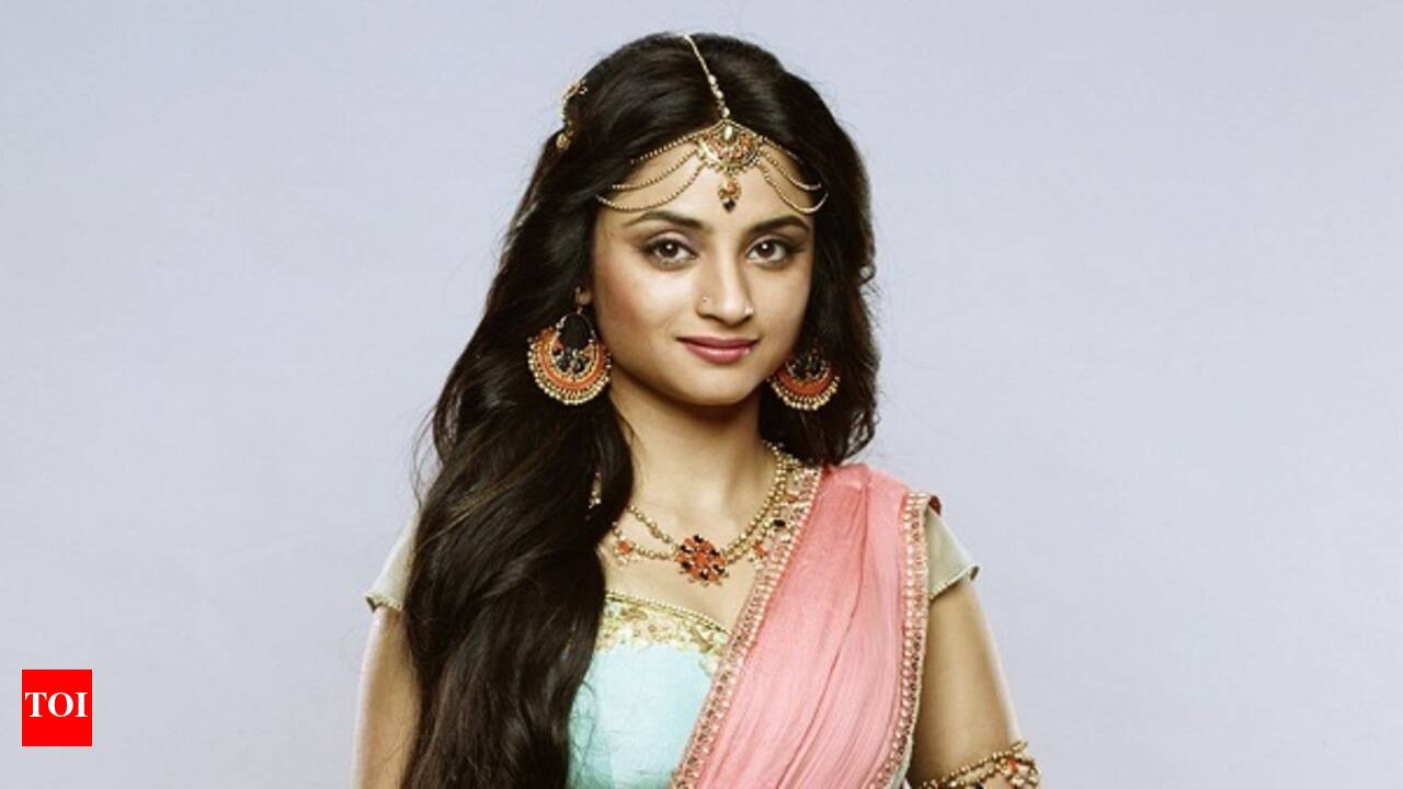 Madirakshi Mundle to make her comeback? - Times of India