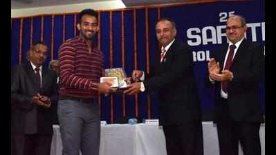 Sarathi felicitates 8 personalities for outstanding work in their field