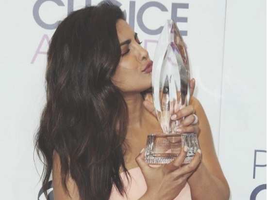 Priyanka Chopra wins her second 'People's Choice Award'!