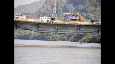 Nightmare as Versova bridge fate undecided