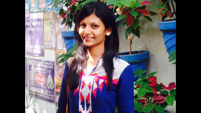 Lucknow's Eti Agarwal is CA all India topper