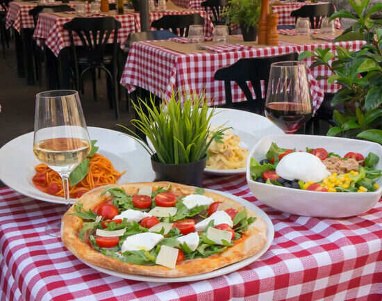 Caf&eacute;s in Thekkady for happy feasting