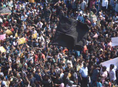Jallikattu: TN CM urges youth to give up protest