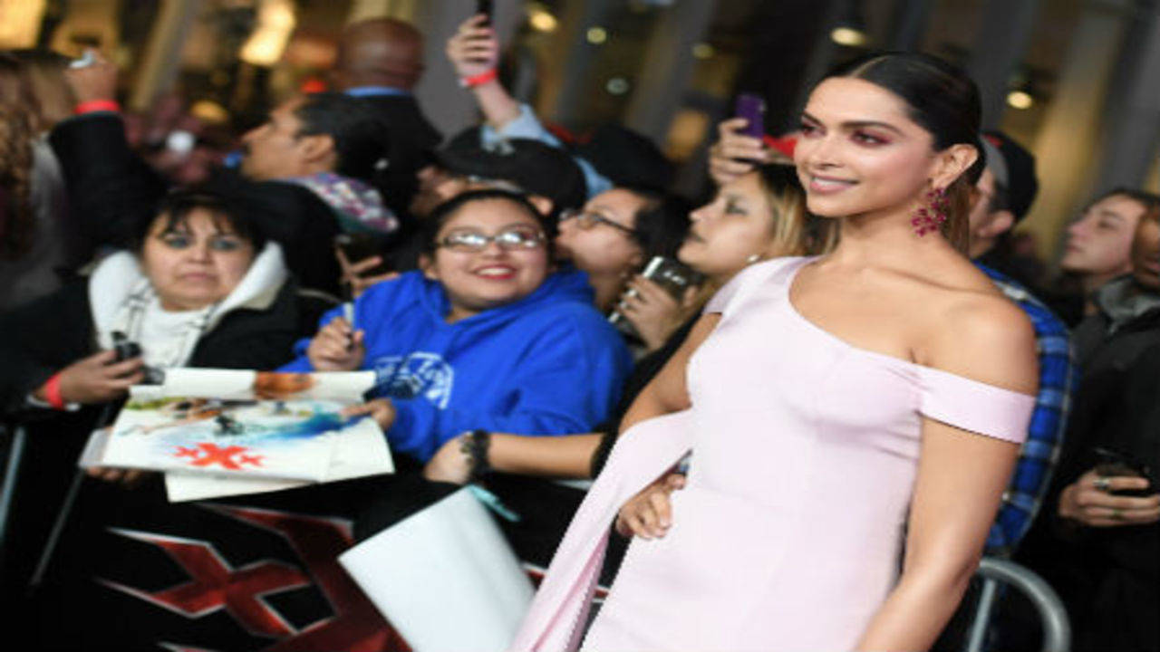 Sara Ali Khan Sex And Xxx - Deepika Padukone is a vision in pink at the LA premiere of xXx - Times of  India