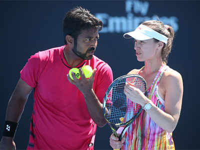 Leander Paes-Martina Hingis ease into Australian Open mixed doubles quarters