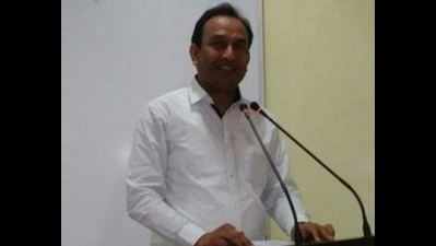 Writer Sunil Jadav to return award over RSS stand