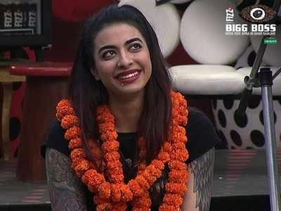 Bigg Boss 10: Love and support pours in for Bani on social media; Gauahar, Vindu ask fans for votes