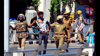 Police excesses on jallikattu supporters in Chennai: NHRC issues notice to Tamil Nadu govt