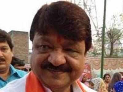 A 'Kabil' tea seller becomes PM, but 'Raees' wears torn kurta, says Vijayavargiya