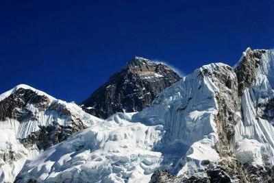 <arttitle>India sets out to see if Nepal quake shrank Everest<u/></arttitle>