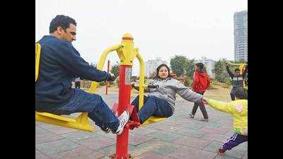 Open-air gyms have Noidawallahs saying: Cold air? Don’t care!