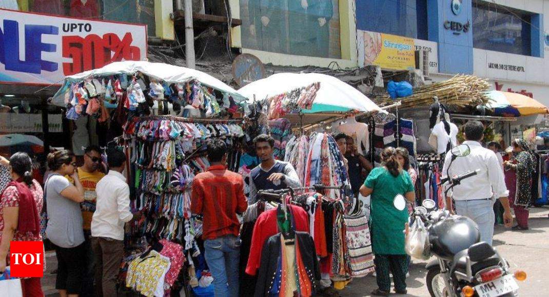 mumbai roads: Mumbai: Hawkers take over footpaths, pedestrians pushed ...