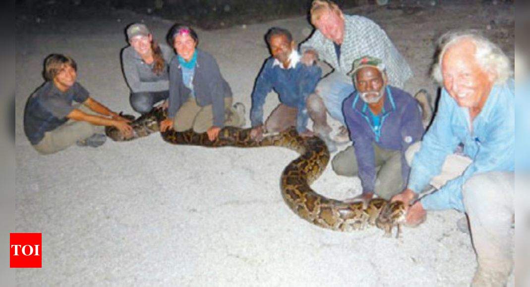 Tamil Nadu'S Snake Catchers Tamil Nadu snake catchers come to US' aid