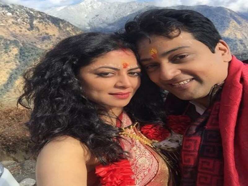 Kavita Kaushik gets married in the mountains; bridesmaid Aashka Goradia