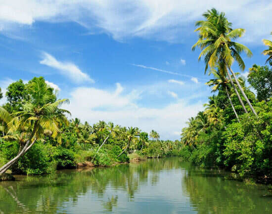Backwaters & more&mdash;alluring weekend getaways near Thekkady