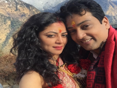 WATCH: Kavita Kaushik's fun varmala ceremony