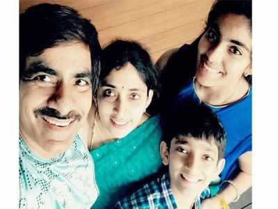 Ravi Teja shares a selfie of his family | Telugu Movie News - Times of India