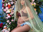 Beyonce flaunts baby bump, pregnant with twins