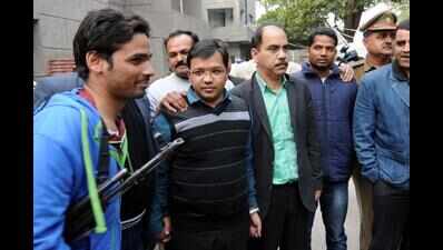 'Like' scam: Noida man dupes 6 lakh people of Rs 3,700 crore