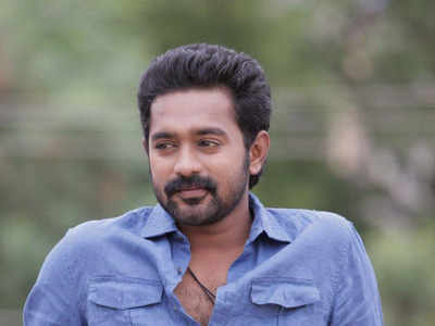 Asif Ali shoots in his lucky location for Sunday Holiday | Malayalam ...