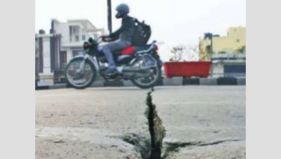 East Delhi flyover develops gaps, PWD not worried
