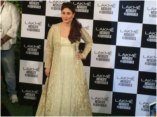 Kareena Kapoor dazzles as a showstopper at the LFW’17 grand finale