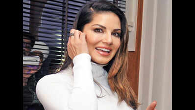 Noida's 'like' Ponzi scam: Cops may question Sunny Leone