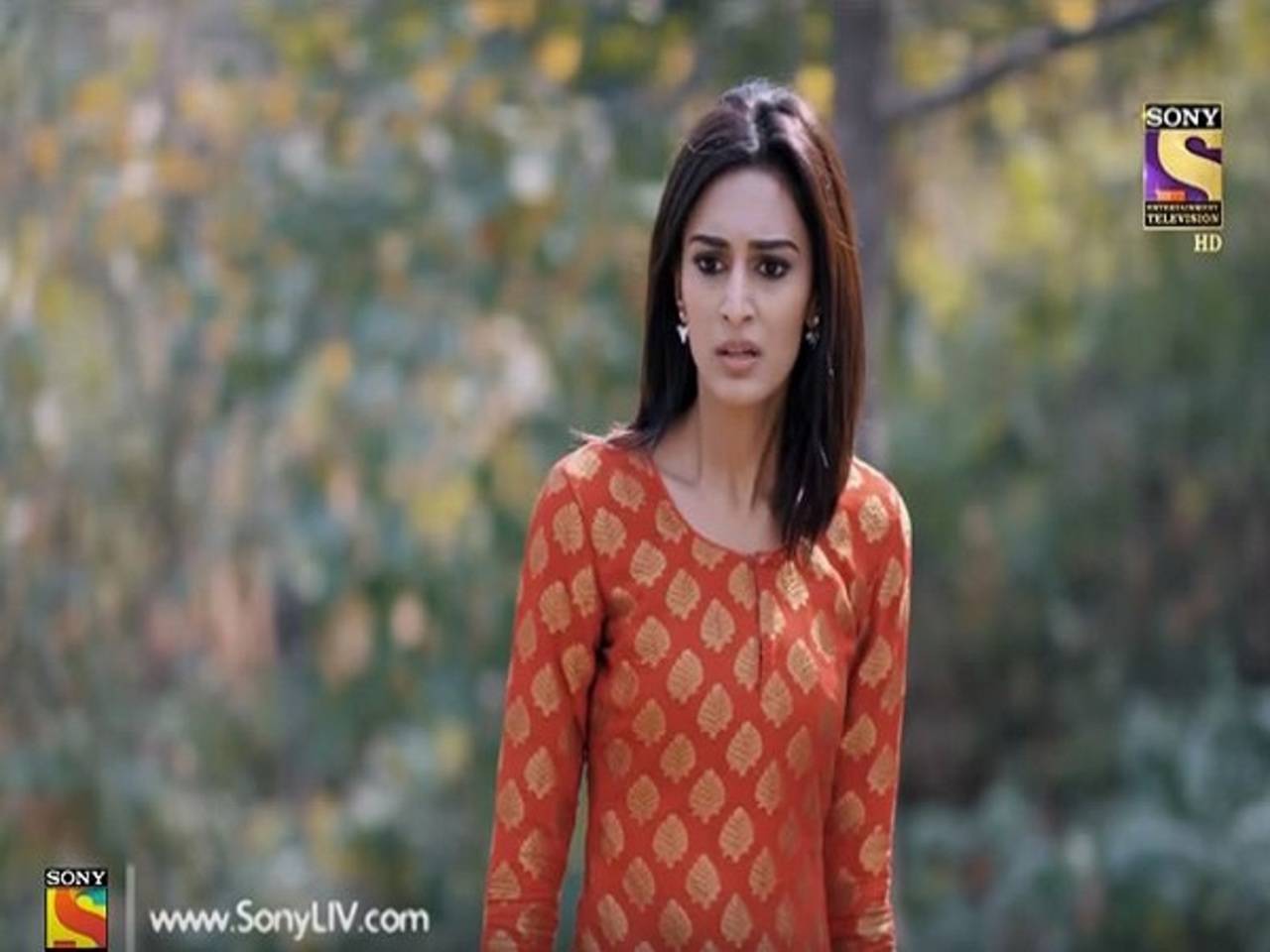 Kuch Rang Pyar Ke Aise Bhi written update February 07: Dev gets beaten up  by goons; Sonakshi comes to rescue - Times of India