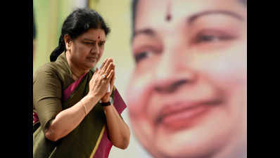 Neither AIADMK nor me will be cowed down, Sasikala says