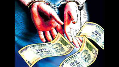 Cop held for taking bribe