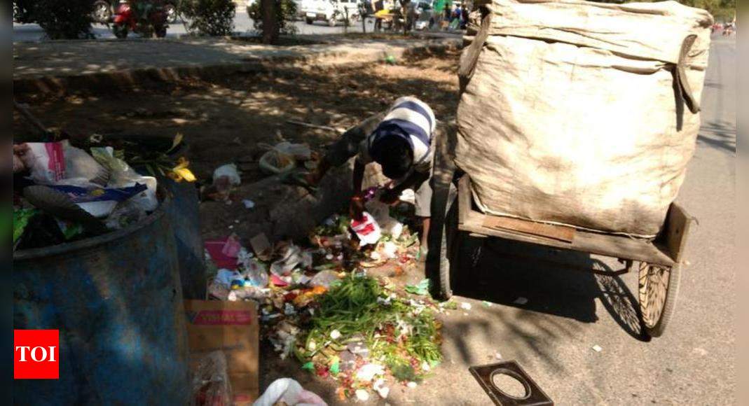 garbage-and-child-ragpickers-times-of-india