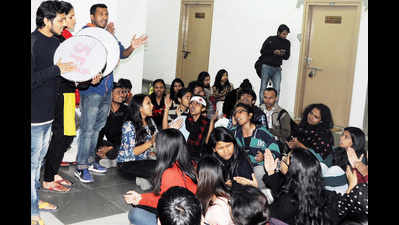 JNU students continue to occupy admin block on admission issue