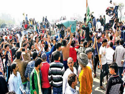 National highway blocked for hours as sit-in gets Sunday crowd