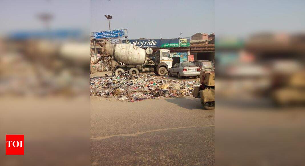 Roadside garbage dump - Times of India