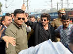 FIR against SRK for allegedly rioting, damaging rly property