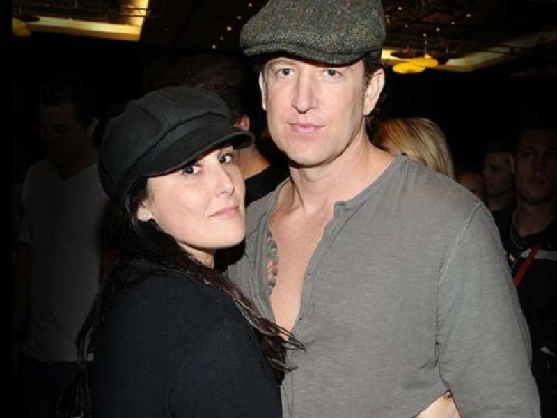 Ricki Lake's ex-husband dies - Times of India