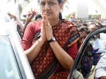 Sasikala leaves for Bengaluru as SC refuses more time to surrender