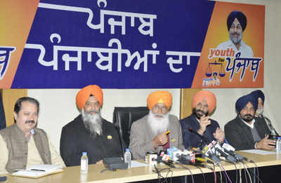 Rivals exploit Sirsa dera issue to put SAD on the back foot