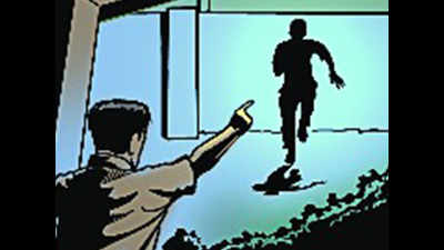 Rs 8 lakh robbed from bank in broad daylight