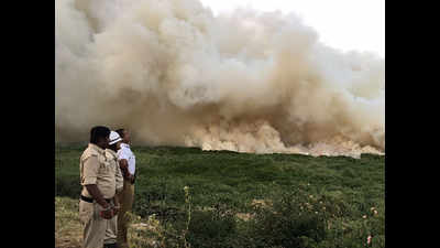 Blaze near Bengaluru's Bellandur lake sparks panic