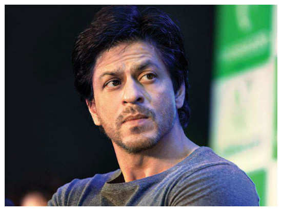 Shah Rukh Khan’s behaviour towards a beggar will win your hearts!