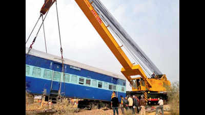 Kalindi ExpressKalindi Express derails at Tundla junction