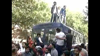 Clashes between AISA, ABVP over Umar Khalid's talk in DU