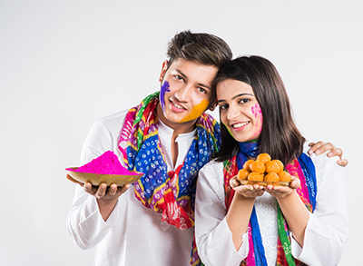 Holi 2019: Traditional Holi delicacies that will take you back to childhood!