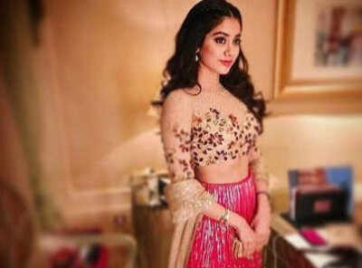 Watch: Sridevi's daughter Jhanvi scorches the dance floor with her killer moves