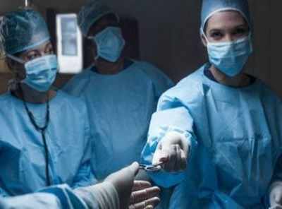 Maneka Gandhi calls caesarean section surgeries a racket