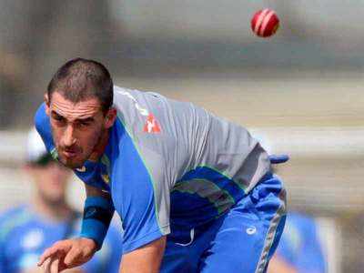 Starc has to be patient to stop India: Lee