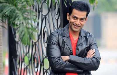 Prithviraj's latest social media post about his co-star is a hit with women