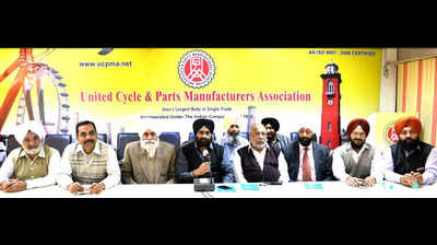 Cycle industrialists in a fix over expo