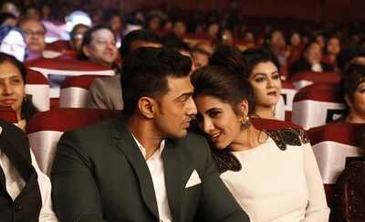 Dev and Rukmini were inseparable at the Filmfare Awards